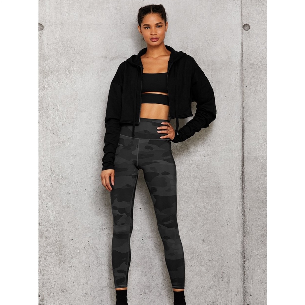 HIGH-WAIST CAMO VAPOR LEGGING